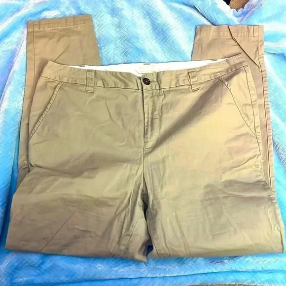 Forever 21 khaki pants size extra large - Picture 1 of 4